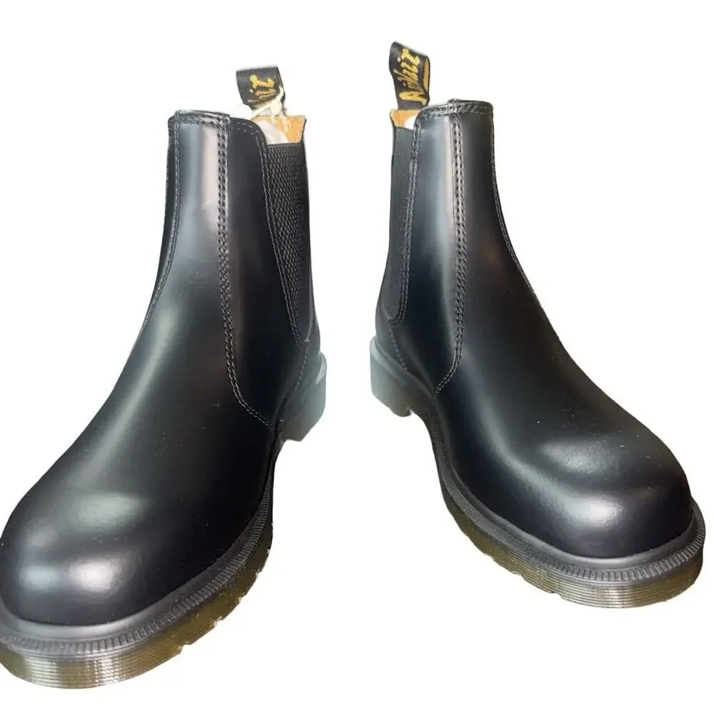 Dr. Martens 2976 Chelsea Boots Black Smooth Leather Unisex UK 7 US Men 8 Women 9